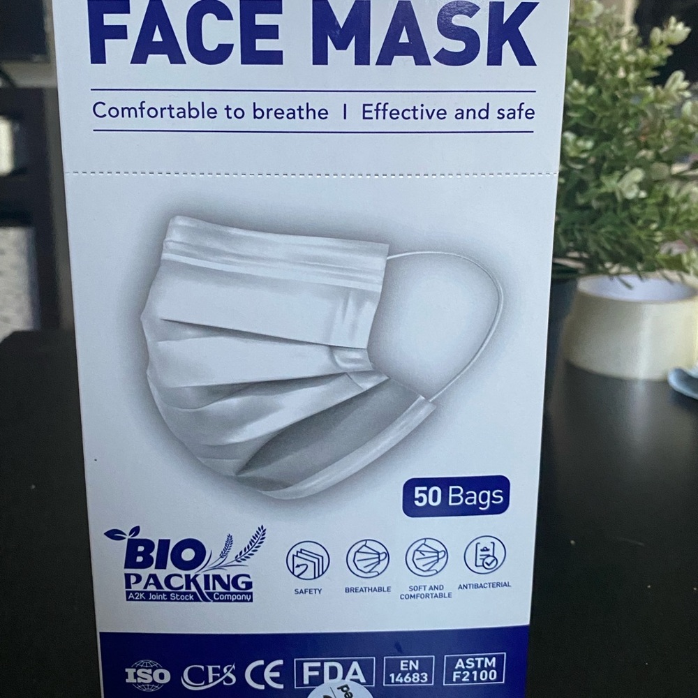 Disposable UV anti-bacterial face mask - 50 pieces